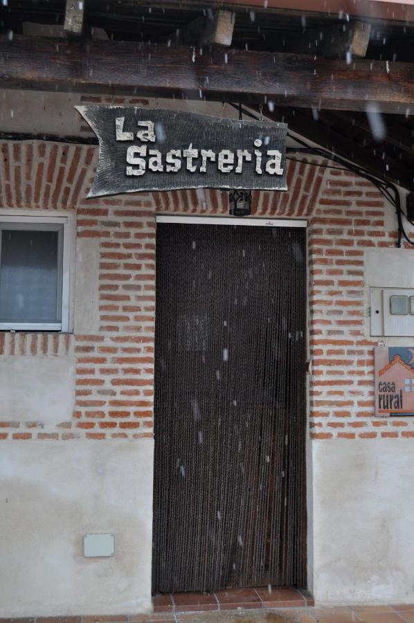 Casa Rural La Sastreria De Adanero Esterno foto