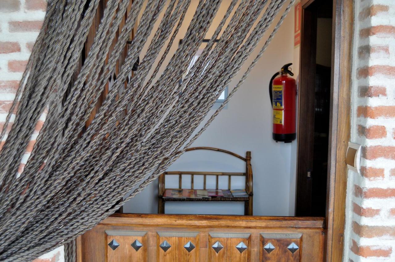Casa Rural La Sastreria De Adanero Esterno foto